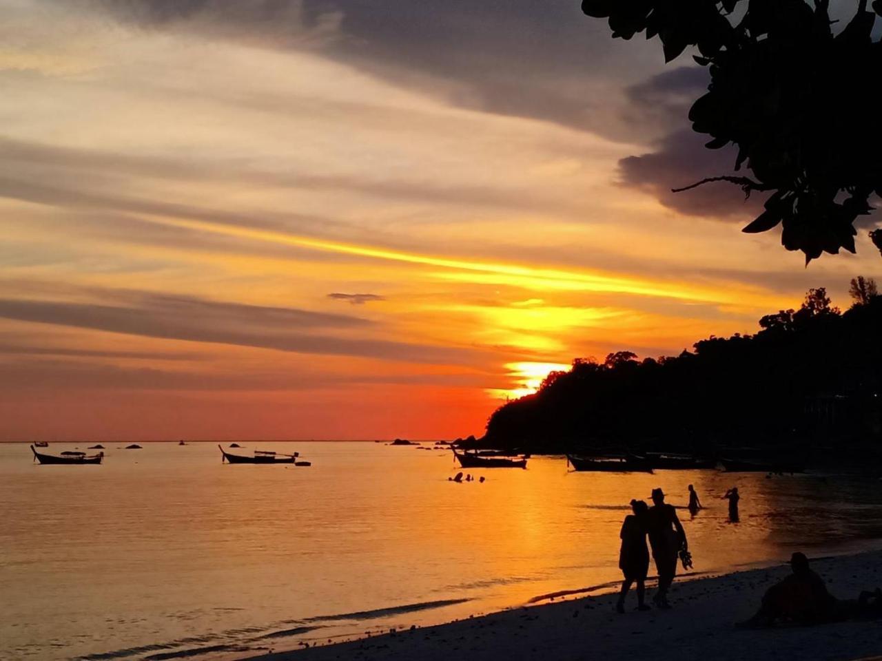 Z-Touch Lipe Island Resort Exterior photo
